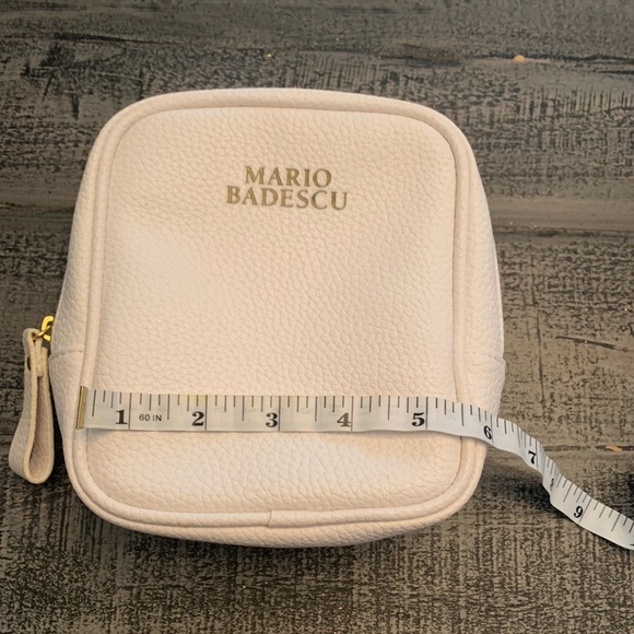 Mario Badescu COSMETIC BAG Makeup White Faux Leather Preloved EUC - Picture 2 of 4